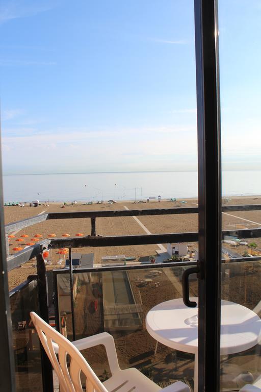 Hotel Grand Meeting Rimini Exteriör bild